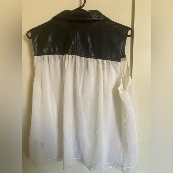 A too from and by Windsor in a 1X and is NWOT - Picture 2 of 5